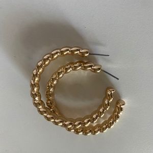 chunky gold hoops